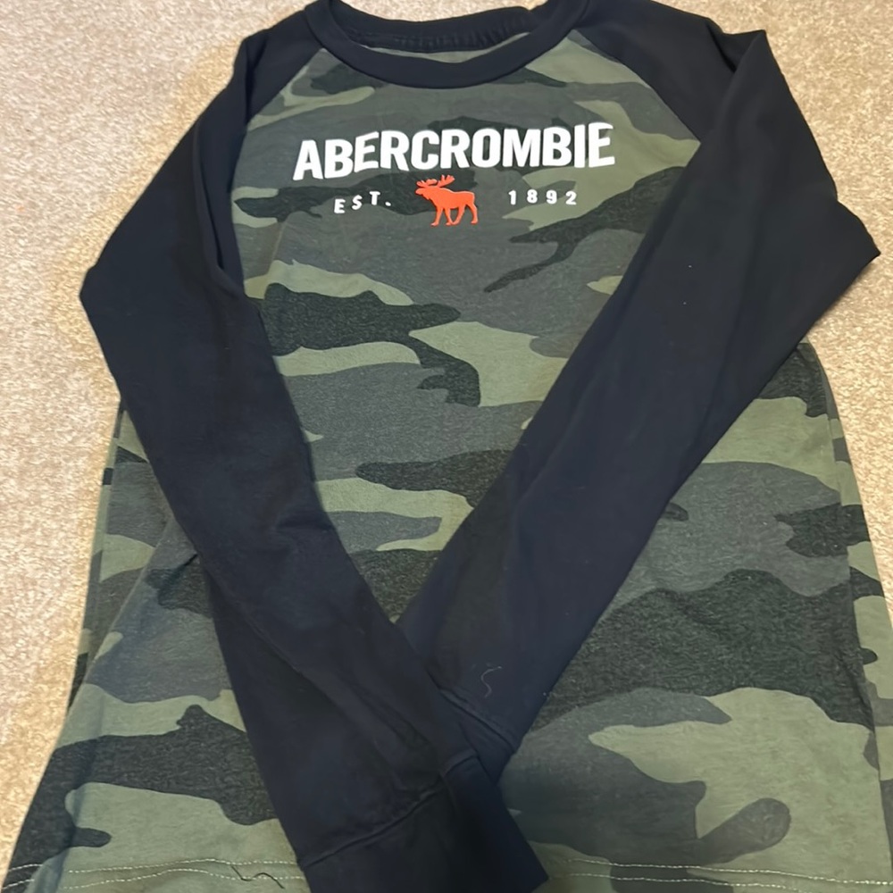 Abercrombie long sleeve Camo tee